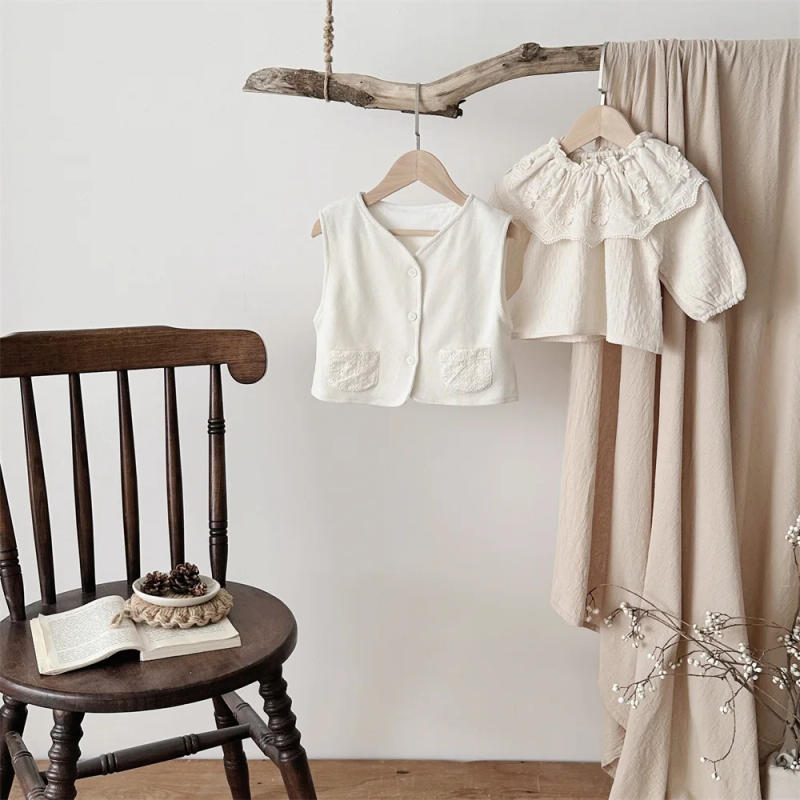 Description Picture 2 of item2025 Spring New Baby Sleeveless Vest Solid Infant Cotton Cardigan Toddler Lace Vest Coat Simple Single Breasted Baby Clothes