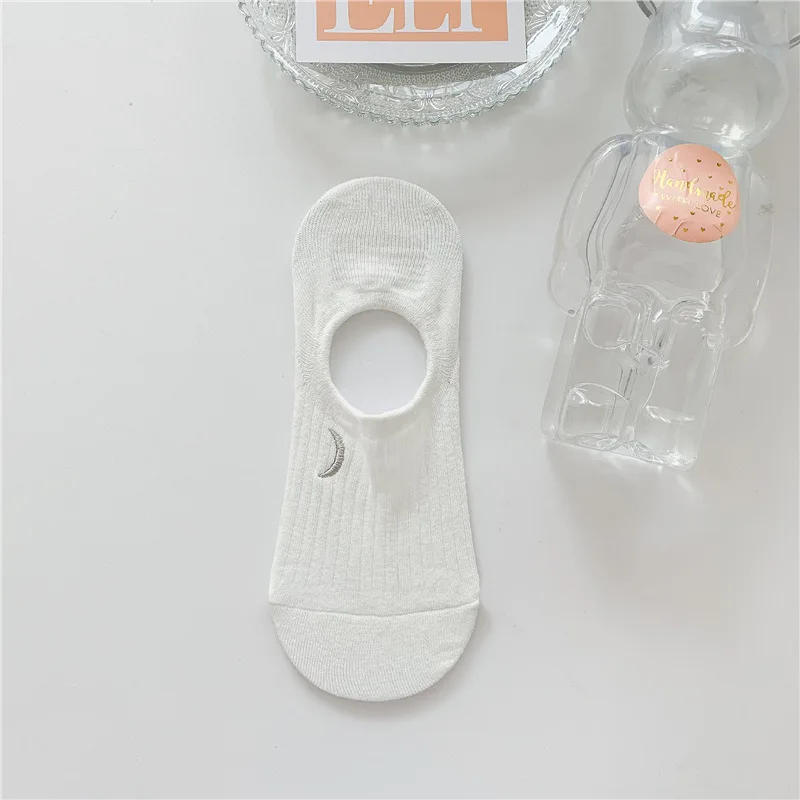 Description Picture 3 of item5 Pairs Summer White Flora and Fauna Cute Embroidery Invisible Socks College Style Literary Style Non-slip Socks Cotton Short S