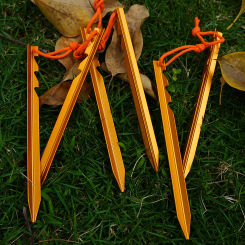 12Pcs/lot 18cm Heavy Duty Aluminum Alloy Tent Stakes Pegs Travel Outdoor Camping Accessories Tarp Ultralight Nails Ground Peg