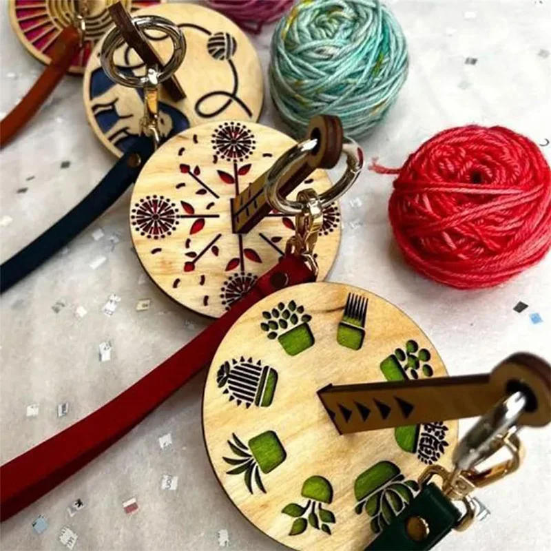 Description Picture 6 of item1 Set Portable Wooden Yarn Holder With Wrist Charm For Outdoor Use Foldable Yarn Holder Easy Storage DIY Knitting Crochet Tool
