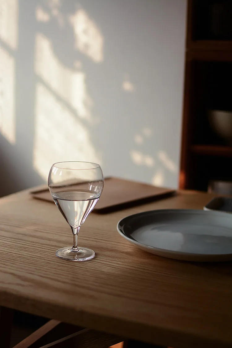 Description Picture 3 of item2pc Water Drop Shape Cocktail Glass Wine Champagne Glass Martini Whisky Cup Coffee Juice Cups for Bar Party Decorated