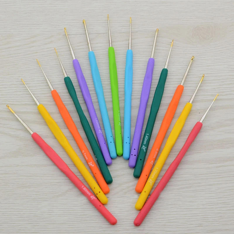 Description Picture 4 of item1pcs Small Lace Crochet Hooks 0.5-2.5mm TPR Soft Rubber Handle Knitting Needles Handle Weave Yarn DIY Sewing Tools Random Color