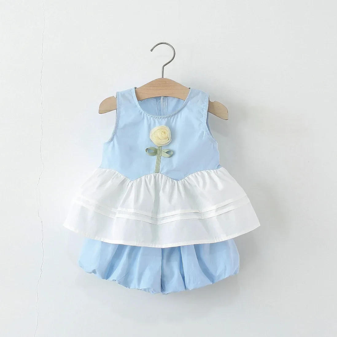 Description Picture 4 of itemChildren's Summer Sleeveless Two-piece Set, Korean Version, New Little Girl Flower Top+shorts