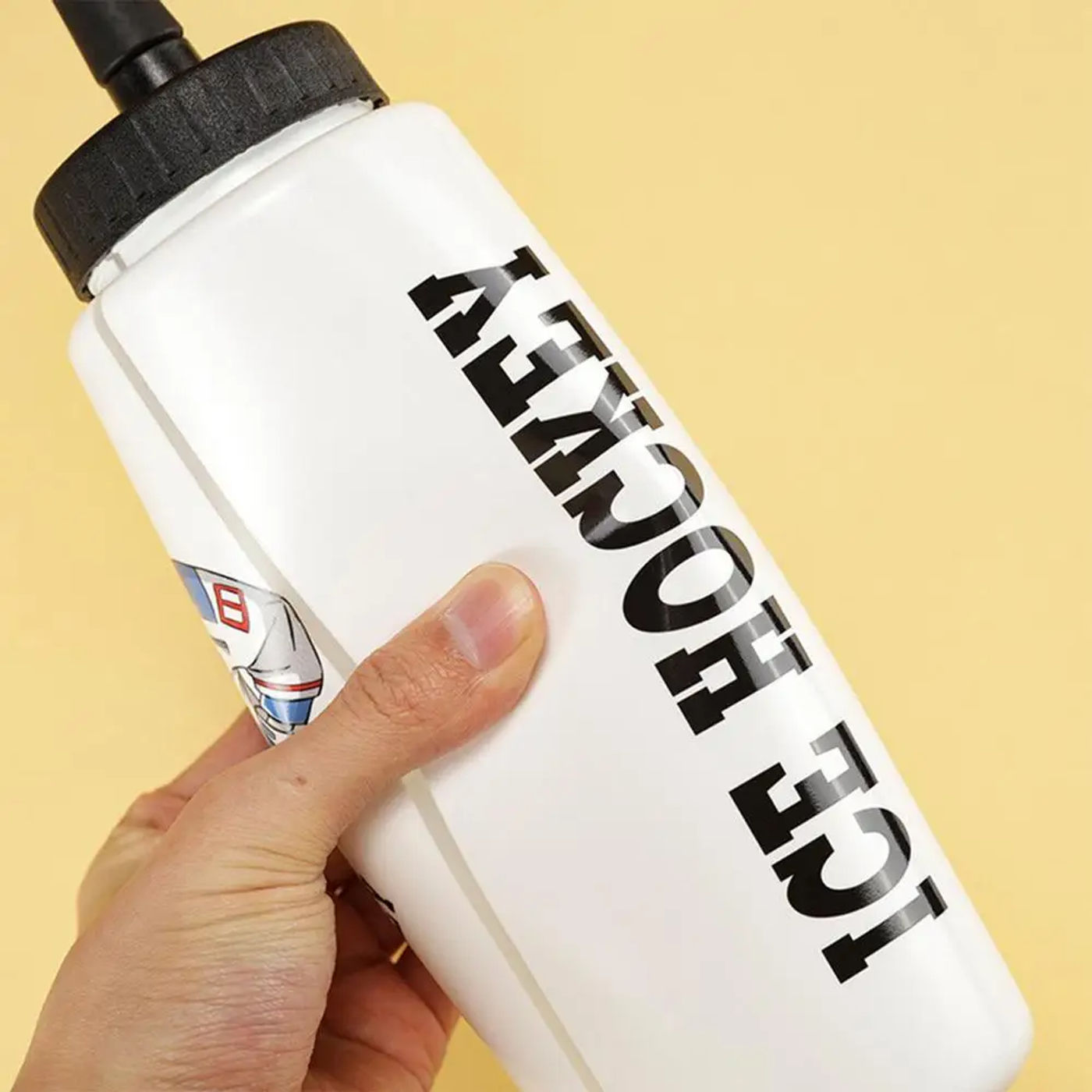Description Picture 5 of item1PC 1000ML Ice Hockey Water Bottle Portable Large Capacity Football Bottle Classic Extended Tip Design Sports Gear
