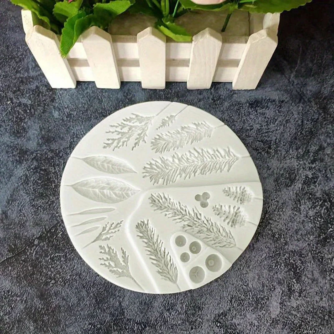 Description Picture 5 of item1pcLeaves Garland Pine Cone Wreath Silicone Mold，Candle Aromatherapy Silicone Mold，Clay Plaster Handmade Soap Silicone Mold，Crys