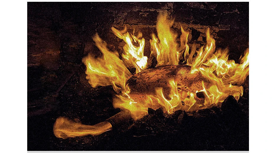 Description Picture 2 of itemCarbon Steel Wok Pan 32cm Stir Fry Wok Set with Wooden Lid Non-Stick Flat Bottom Frying Pan for Electric Induction and Gas Stove