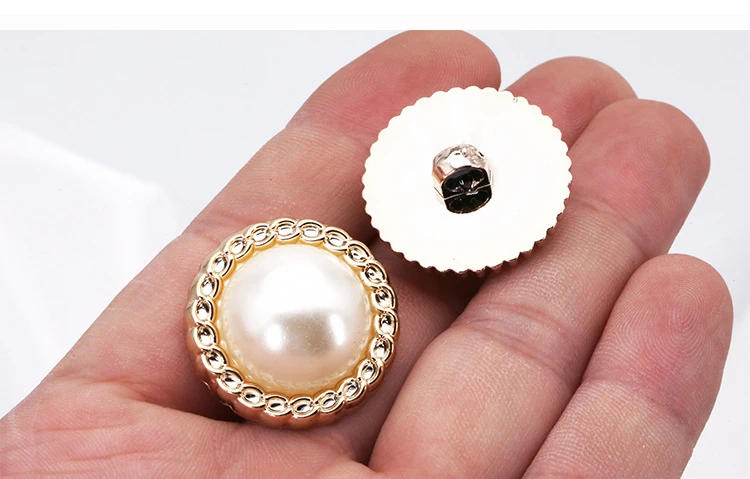 Description Picture 3 of item10PCS Pretty Shank Buttons 21/25mm Large Luxurious Pattern Buttons Coat Windbreaker Clothing Accessories