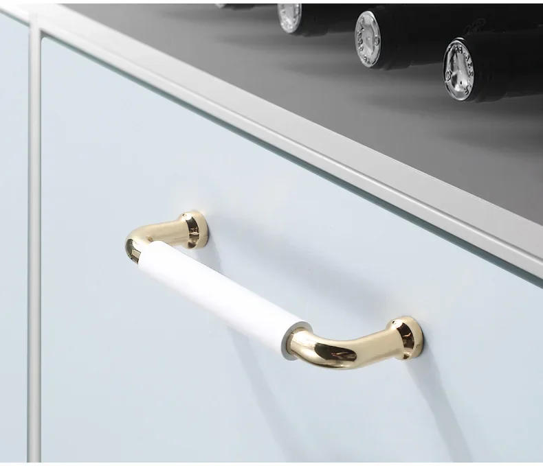 Description Picture 5 of itemLuxury Wardrobe Door Handle Modern Simple High-end Cabinet Door Handle Drawer European Cabinet Extended Handle White