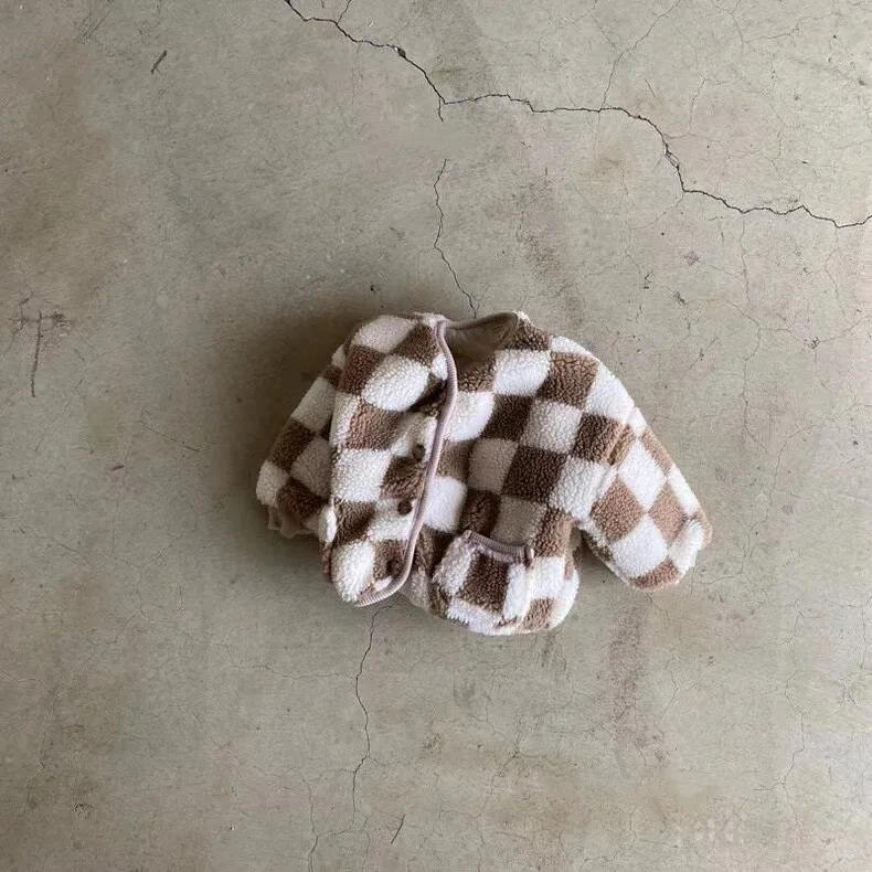 Description Picture 3 of itemAutumn and Winter Coat Hairy Baby Thick Lamb Wool Checkered Cotton Jacket for Boys and Girls Going Out Cotton Clothes