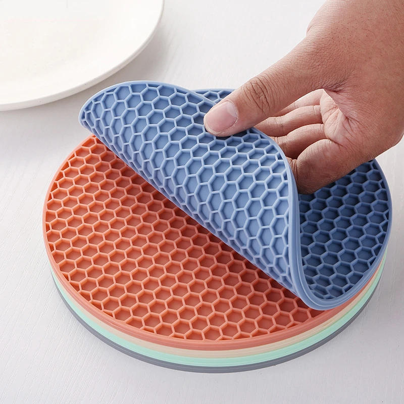 Description Picture 4 of itemRound Silicone Table Mat Extra Thick Placemat Open Cans Honeycomb Hot Pad Coffee Cup Coaster Creative Kitchen Pot Holder S/L