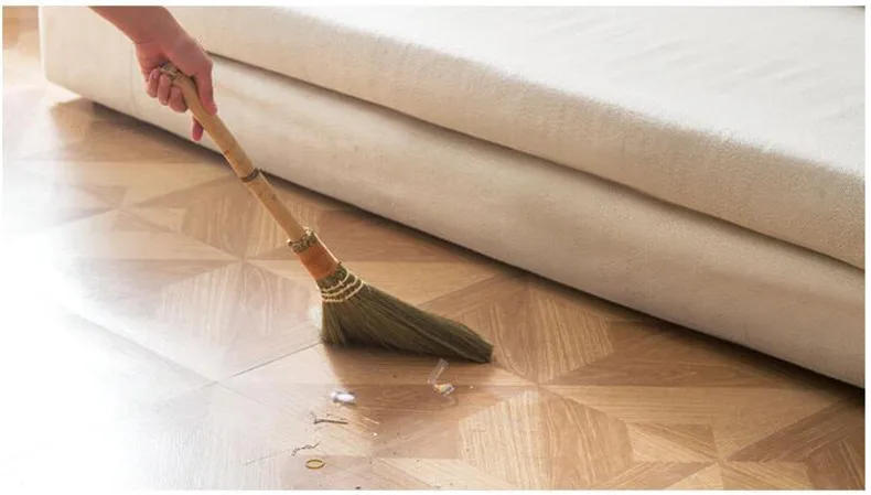 Description Picture 6 of itemJapan Soft Fur Broom Manual Wooden Floor Sweeping Brooms Straw Braided Household Floor Cleaning Archaize Handmade Cleaning Tools