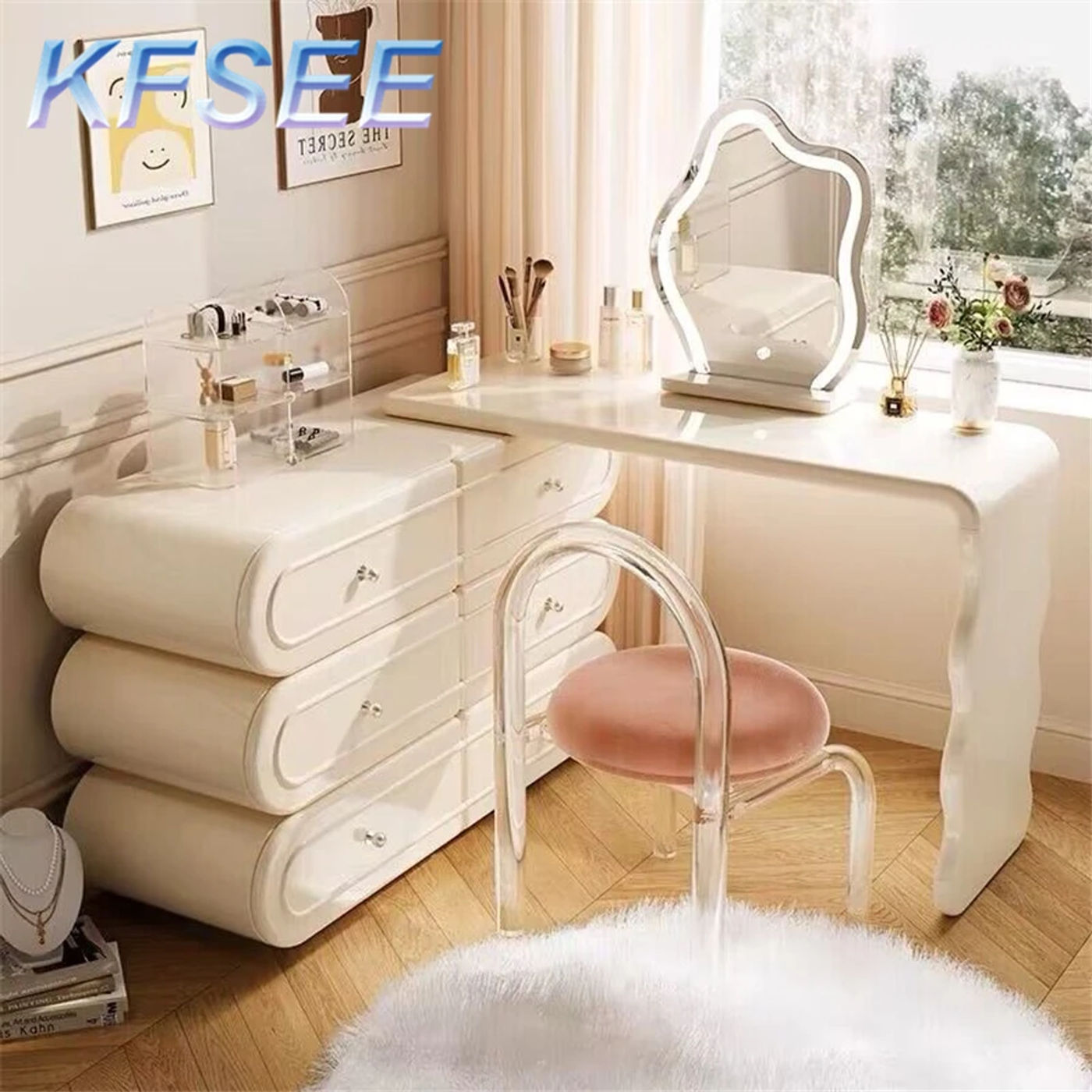 Description Picture 2 of itemRomantic Effect Classic Kfsee Make Up Table