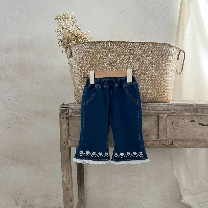 Description Picture 4 of itemGirls' Jeans 2025 Autumn New Fashionable and Versatile Baby Girl Micro Flared Pants Korean Version Lace Jeans