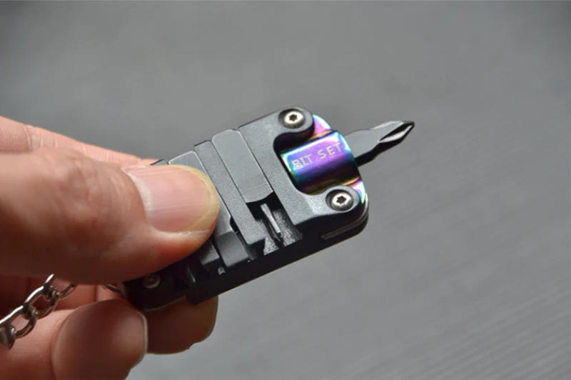 Description Picture 5 of itemMultifunctional Screwdriver Pocket Fold Mini Knife EDC Portable Keyring Keychain Outdoor Camping Utility Gadget To Open Box