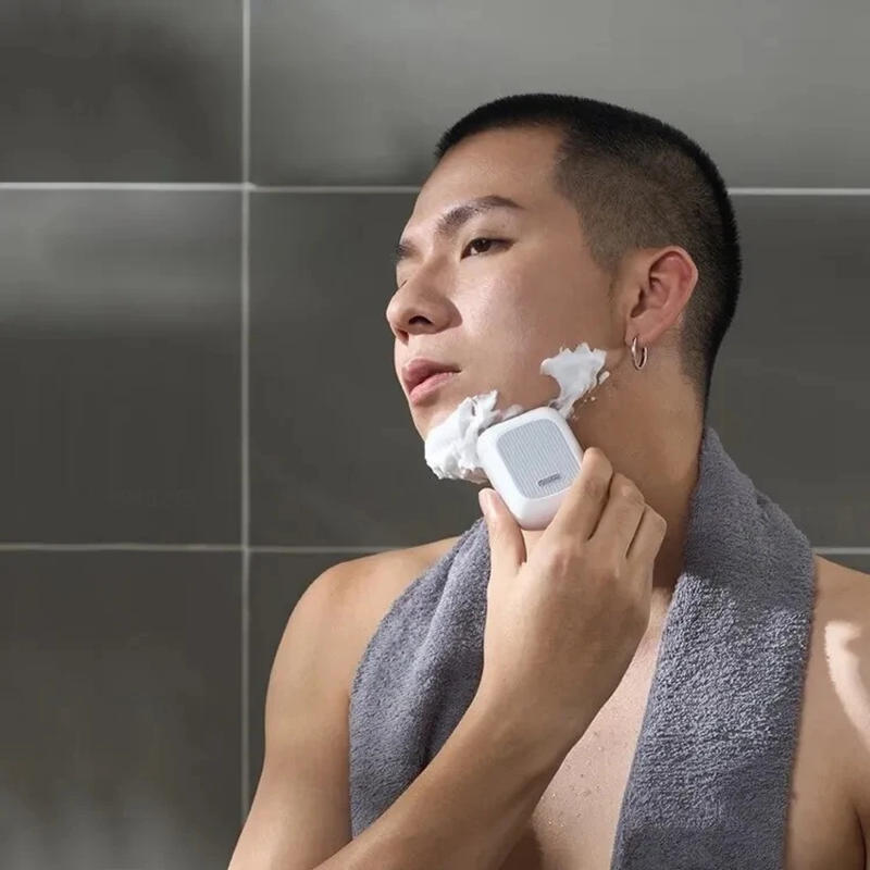 Description Picture 3 of itemShowSee Electric Shaver For Men Rechargeable IPX7 Waterproof Full Auto Sensor Electric Shaver Beard Trimmer