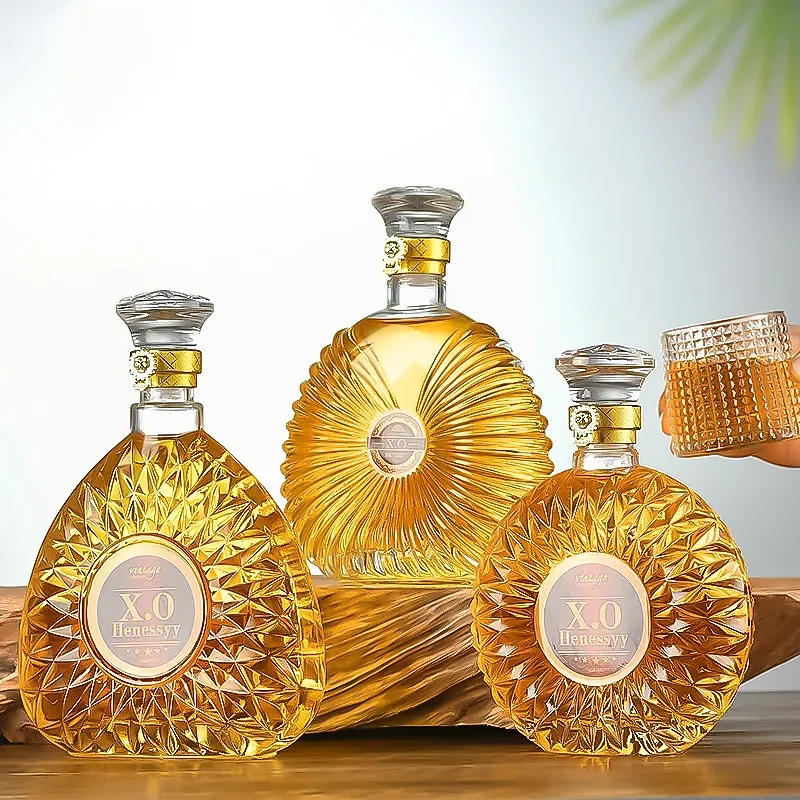 Description Picture 5 of itemWhiskey Decanter for Liquor, Scotch Bourbon, Airtight Stopper, Lead Free, Luxury Barware, 750ml