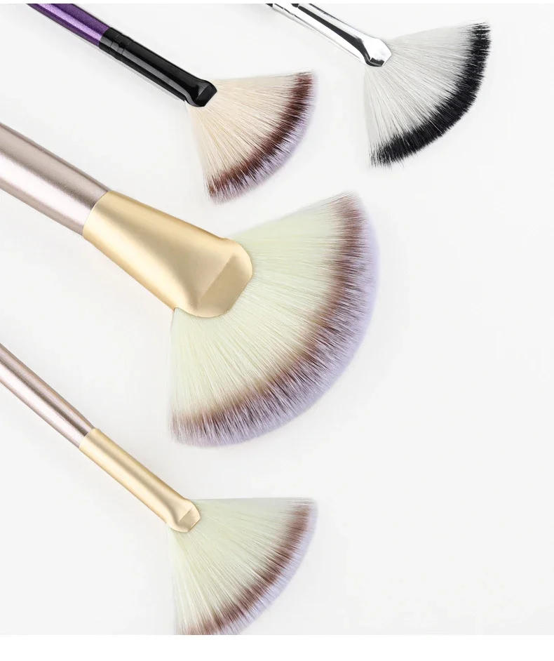 Description Picture 3 of itemLarge Flat Highlight Blush Fan-Shaped Makeup Brush Powder Loose Powder Face Brush Korean Soft Cosy Even Color Tools For Women