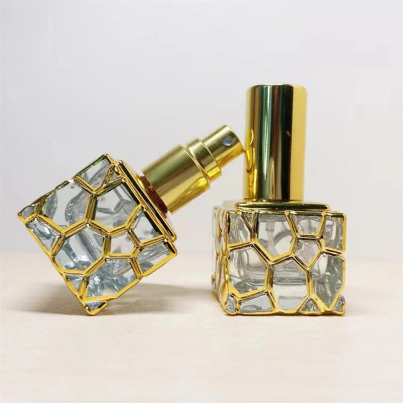 Description Picture 3 of itemMini Essential Oil Roller Bottle Gold Crown Shape Perfume Bottling Portable Travel Electroplated Carve Glass Empty Bottle 10ml