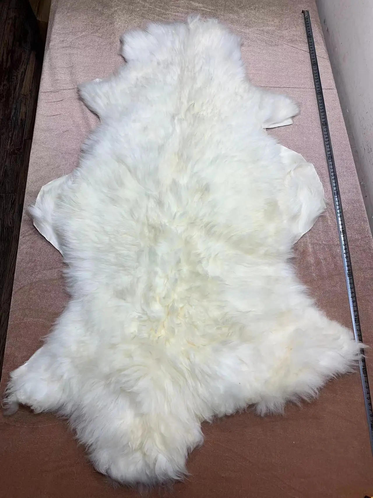 Description Picture 5 of itemWhole sheep fur cushion pure wool blanket carpet bedside fur fabric trim womens belts faux blanket white fur craft real fur bag