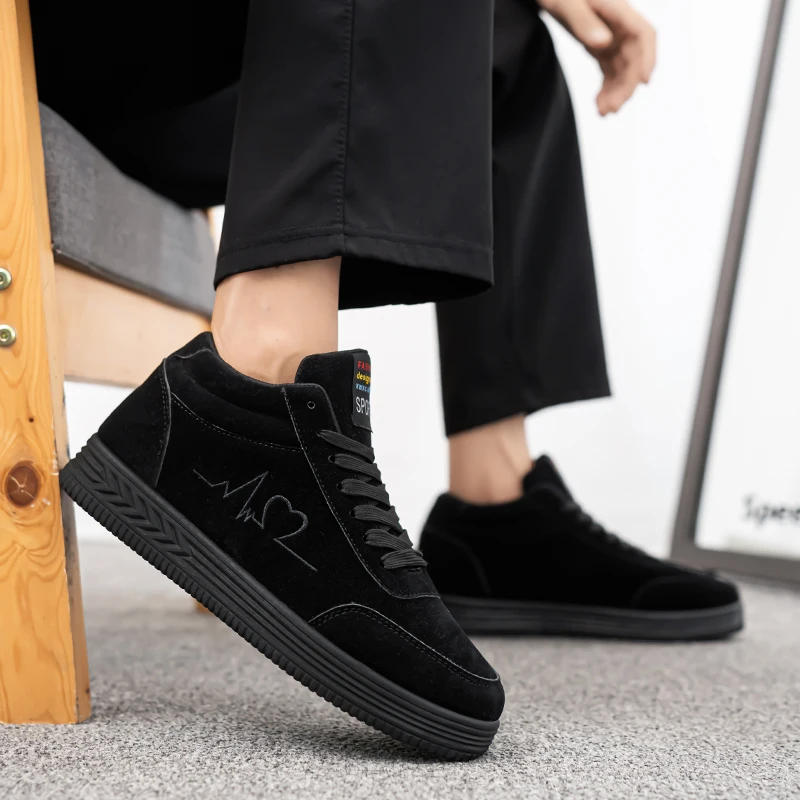 Description Picture 4 of itemCouple Sneakers Men Women Lover Flat Casual Outdoor Trendy Walking Shoes Lace-up Comfortable Wear-resisting Skate Shoes for Men