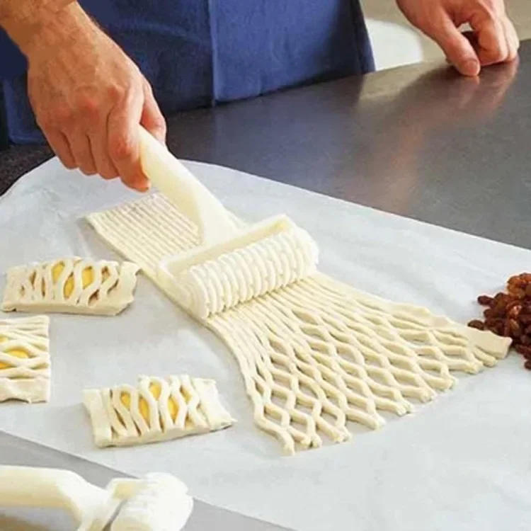 Description Picture 2 of itemPlastic Pastry Pizza Lattice Roller Cutter Baking Tool Pull Net Wheel Knife for Dough Cookie Pie Kitchen Gadgets Baking Tools