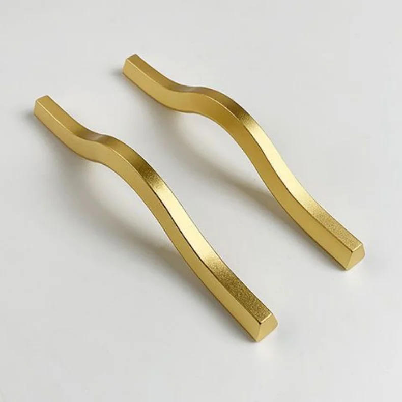 Description Picture 6 of itemLong Wardrobe Handle Gold/Black Furniture Handles for Bedroom Cabinet Wardrobe Dresser Handle and Knobs Furniture Accessory