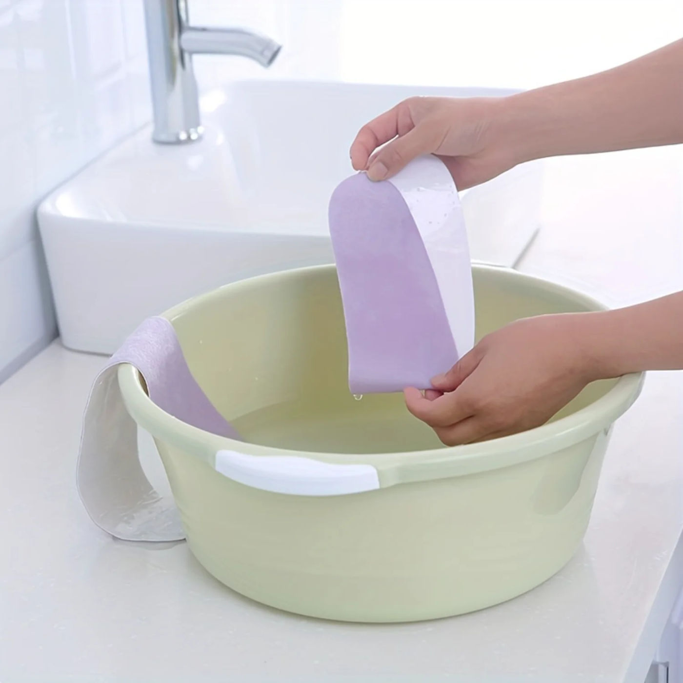 Description Picture 3 of itemWarm Thick Toilet Seat Cushion Electrostatic Paste Disposable Pads - Cozy Comfort for Bathroom Essentials