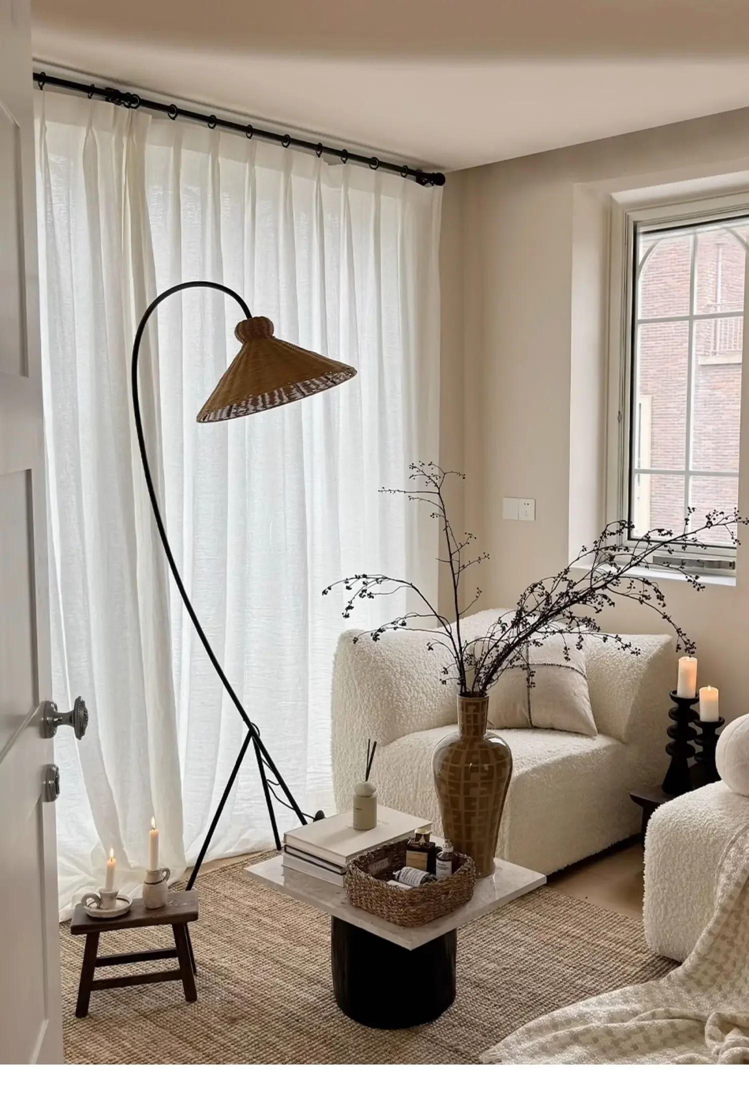 Description Picture 2 of itemRattan floor lamp living room sofa French medieval cream wind retro desk  fishing مصباح ارضيמנורה עומדת світильник플로어 램프