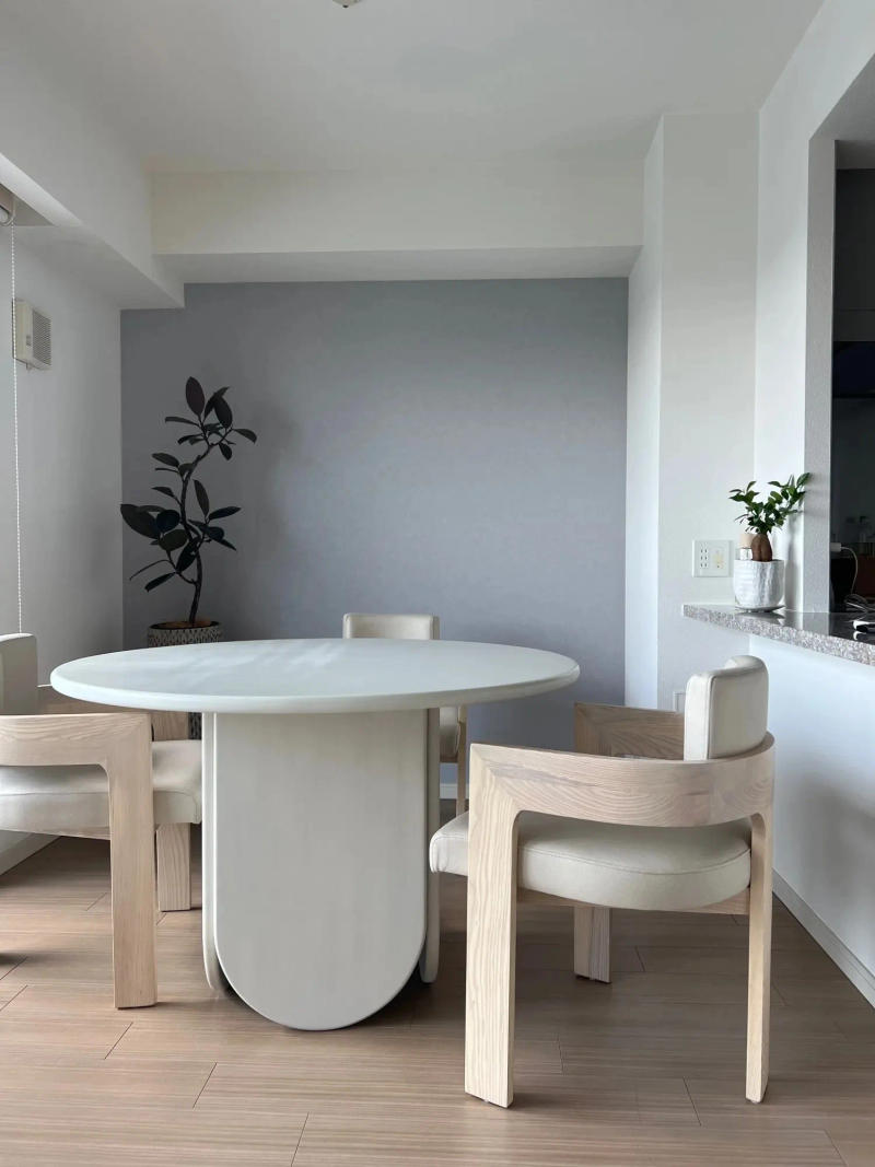 Description Picture 2 of itemNordic Light Luxury Solid Wood Dining Chair Handrail Backrest Desk Designer