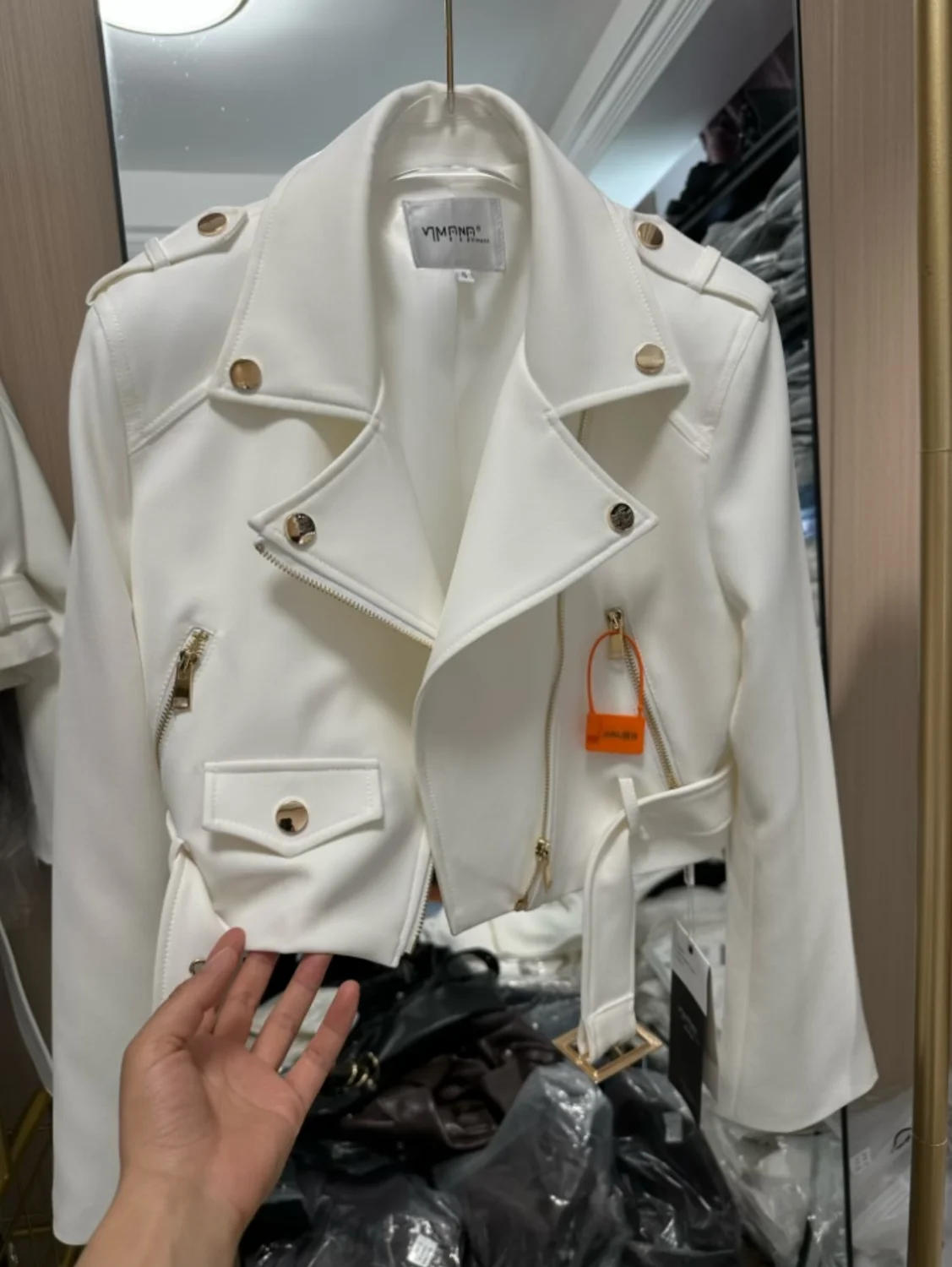 Description Picture 6 of itemKorean version of the long-sleeved motorcycle jacket jacket women's spring and autumn new fashion temperament Joker suit collar