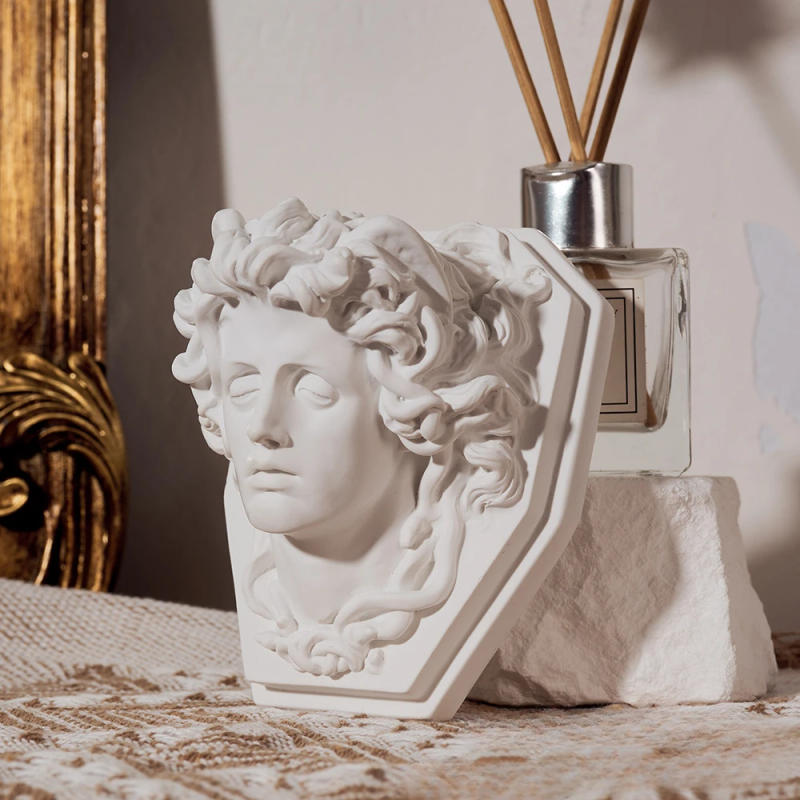 Description Picture 2 of itemGreek Mythology Statue Figurine Vintage 3D Relief Head of Medusa Greek Gods Classic Sculpture for Living Room Home Shelf Decor