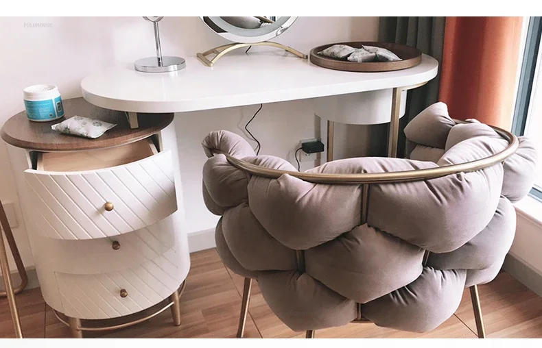 Description Picture 3 of itemModern Light Luxury Living Room Chair Home Furniture Modern Vanity Chairs for Bedroom Creative Pink Makeup and Manicure Chair