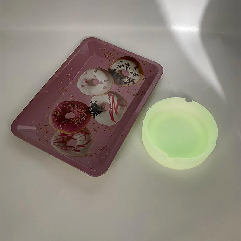 Description Picture 6 of itemSilicone Soft Round Ashtray Ash Tray Cigarette Holder Smoking Accessories Herb Tinplate Plate with Rolling Tray 180X125MM Combo