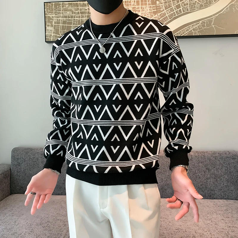 Description Picture 3 of item2024 Men Autumn Winter New Round Neck Plaid Pullovers Male Long-sleeved Sweater Tops Men's Leisure Slim Fit Knit Tops S282