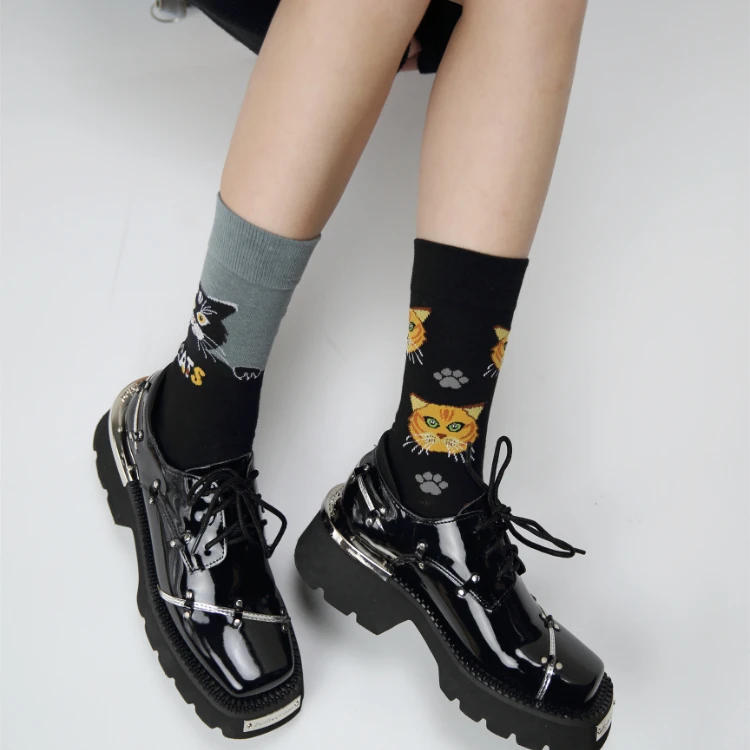 Description Picture 3 of itemComb cotton AB socks, flowing cream, animal geometry, medium tube socks, fashionable street socks for men and women couples