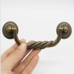 Decorative European Style Cabinet Handles Bronze Colour Antique Retro Pull Handles Pull Knob Zinc Alloy Dresser Drawer Pulls