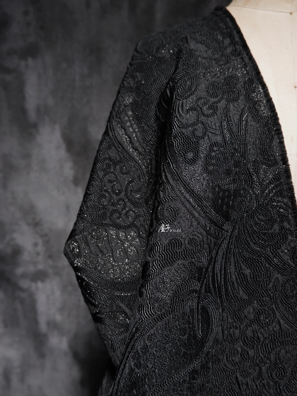 Description Picture 3 of itemJacquard Pattern Fabric for Clothing Outerwear Special Texture Designer Polyester Spandex Material Cloth Apparel Diy Sewing