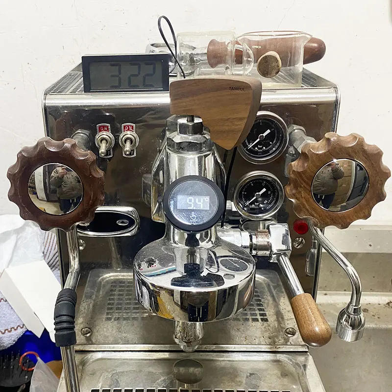 Description Picture 2 of itemMade in China, EXPOBAR E61 semi-automatic coffee machine modified with walnut steam knob lever