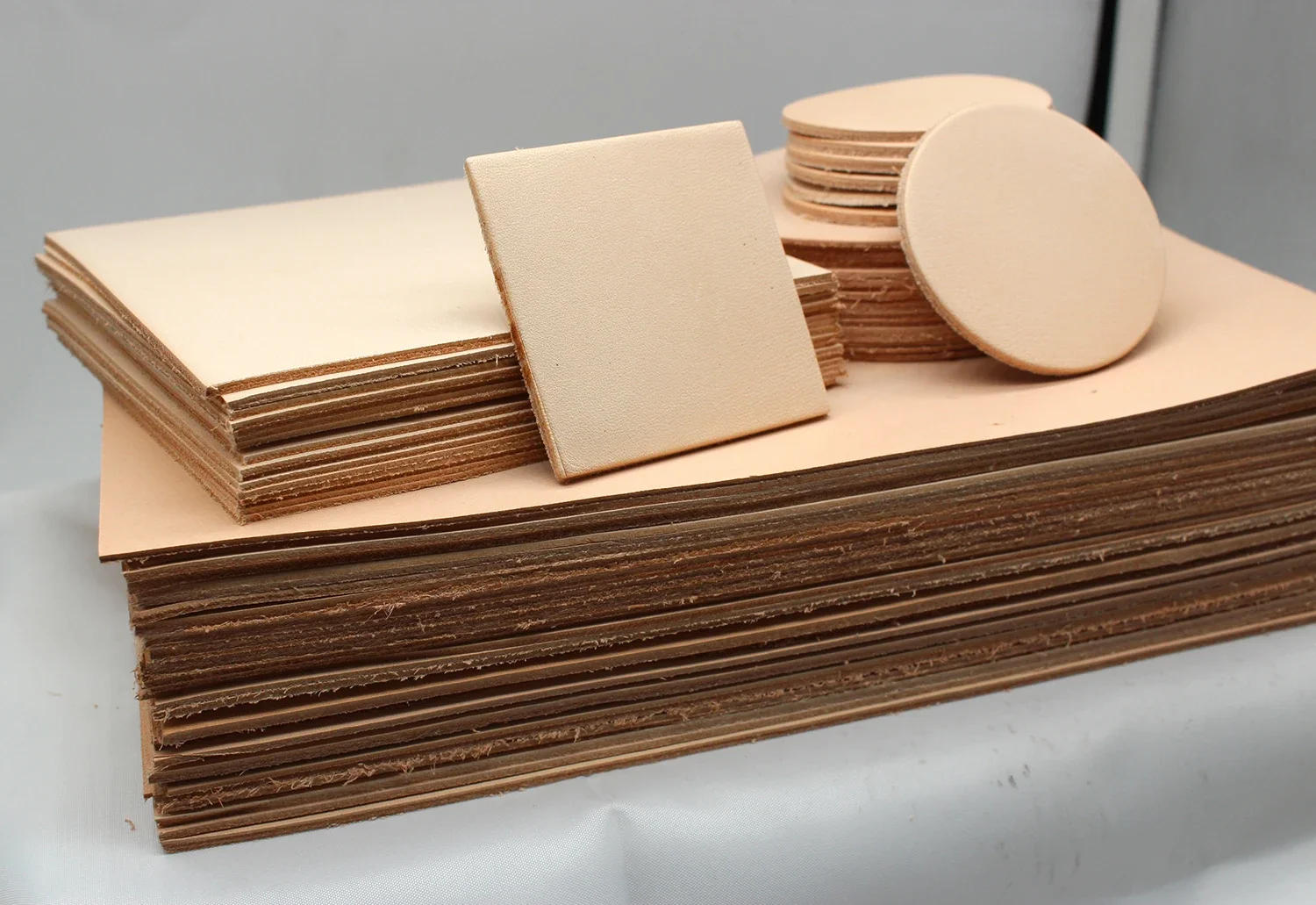 Description Picture 3 of itemSmall Genuine Leather Genuine Leather Scraps Slice Vegetable Grain Cow Skin Cowhide remnants for Crafts, Earrings, Jewelry