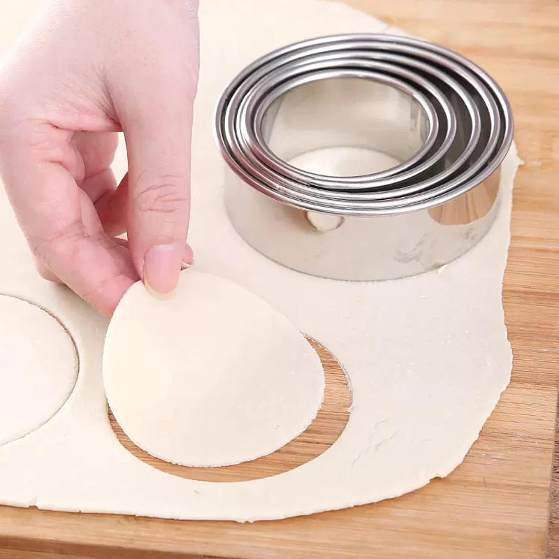 Description Picture 5 of itemStainless Steel Biscuit Mold Kitchen Round Cookie Cutter Set Baking Circle Pastry Cake Mould DIY Dumplings Skin Cutting Tools
