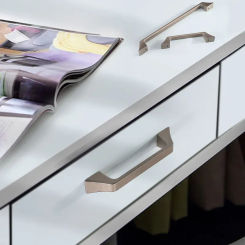 Modern Golden Simple Fashion Zinc Alloy Furniture Handles Bookcase Wine Cabinet Door Knobs for Furniture Hardware