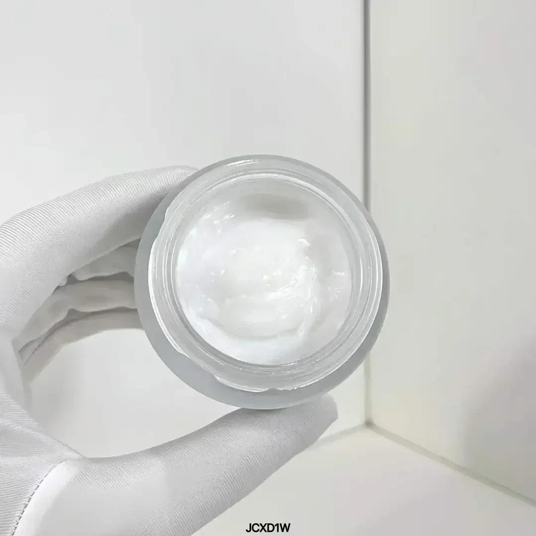 Description Picture 4 of itemTRIPLE LIPID RESTORE 2:4:2 ANTL.AGING LIPID REPLENISHMENT TREATMENT FACE CREAM 48ML Makeup Tool