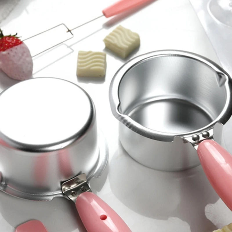 Description Picture 5 of item220V Electric Candy Chocolate Melting Pot Chocolate Fountain DIY Kitchen Tool with Heart-shape Mold for Soap Making