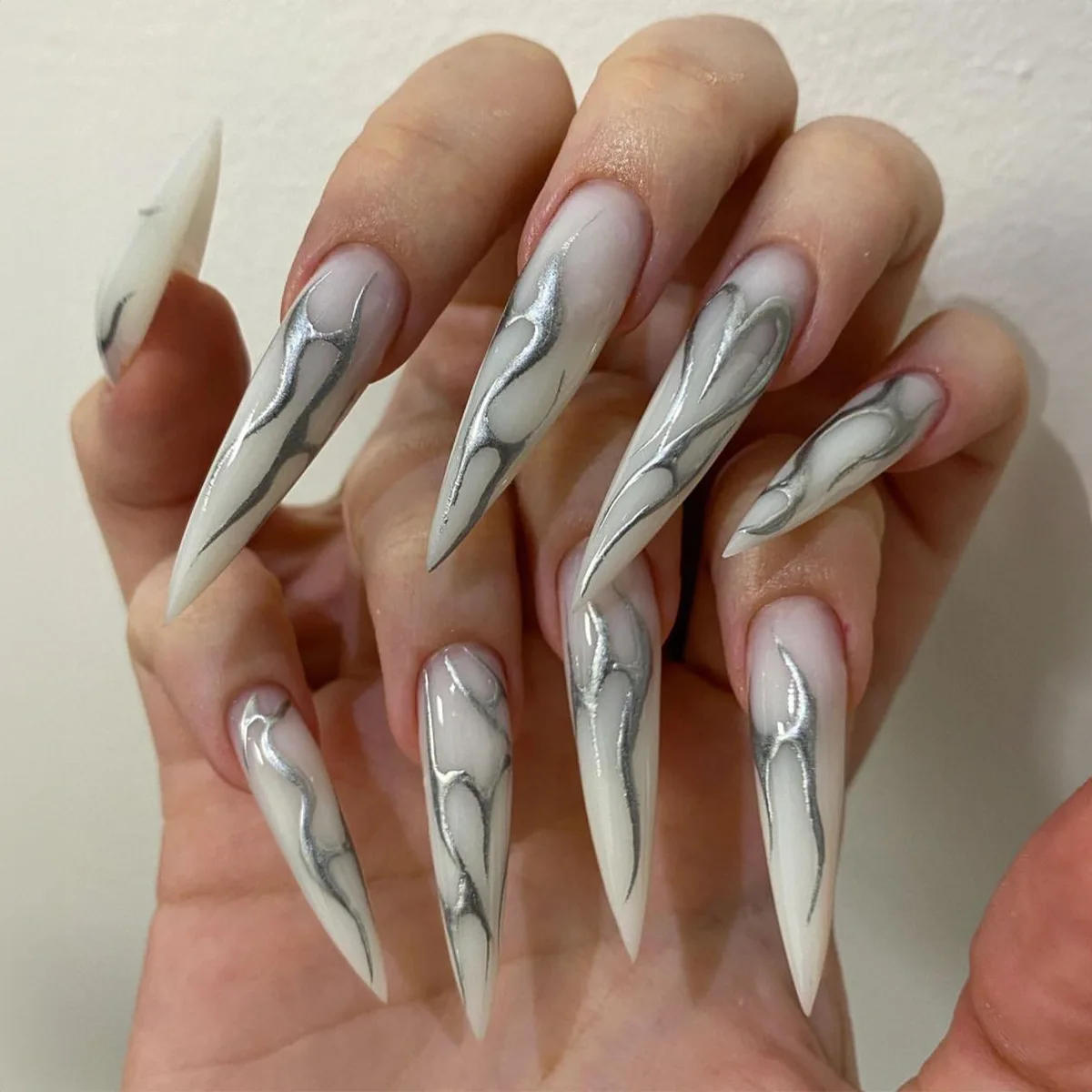 Description Picture 2 of item24Pcs Long Almond Stiletto False Nails Silver Base Ivy Design Press on Fake Nails Simple Wearable Nail Tips with Glue