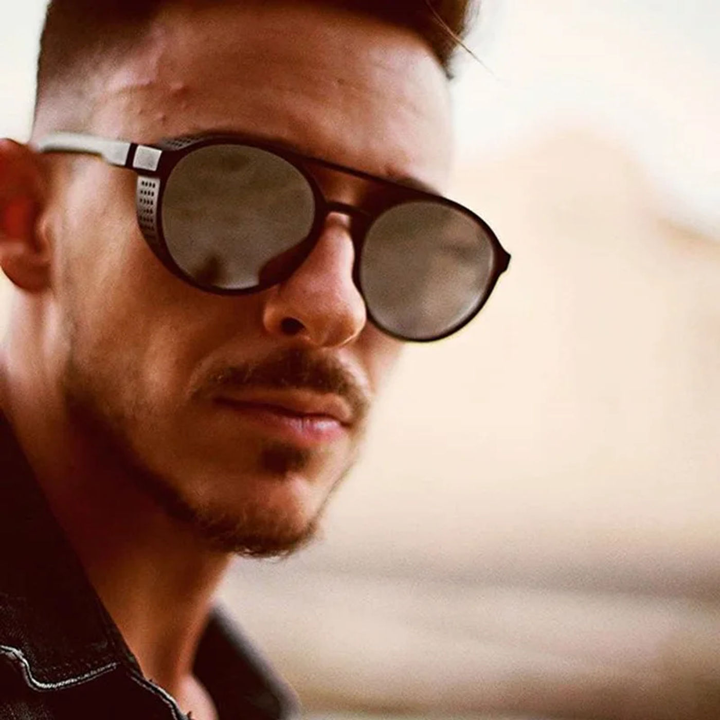 Description Picture 4 of item2024 Classic Steampunk Style Sunglasses Men Women Brand Designer Retro Round Sun Glasses Outdoor Fishing Glasses UV400