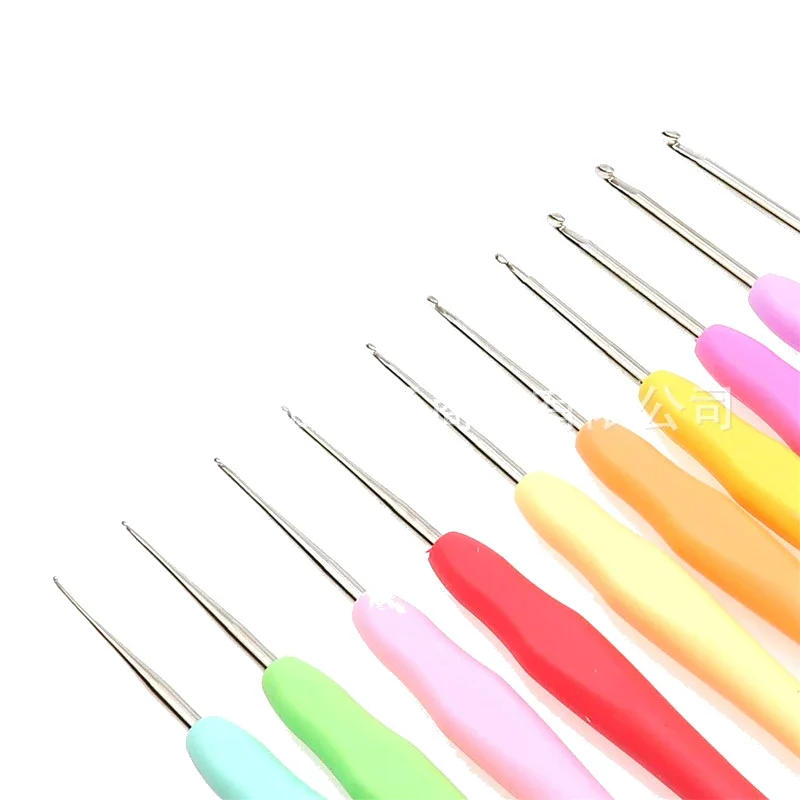 Description Picture 6 of item10PCS Knitting Needles 0.5-2.75mm Rubber Handle Crochet Hooks Yarn Crochet Needle Weaving Crochet Hooks Set DIY Craft Tools