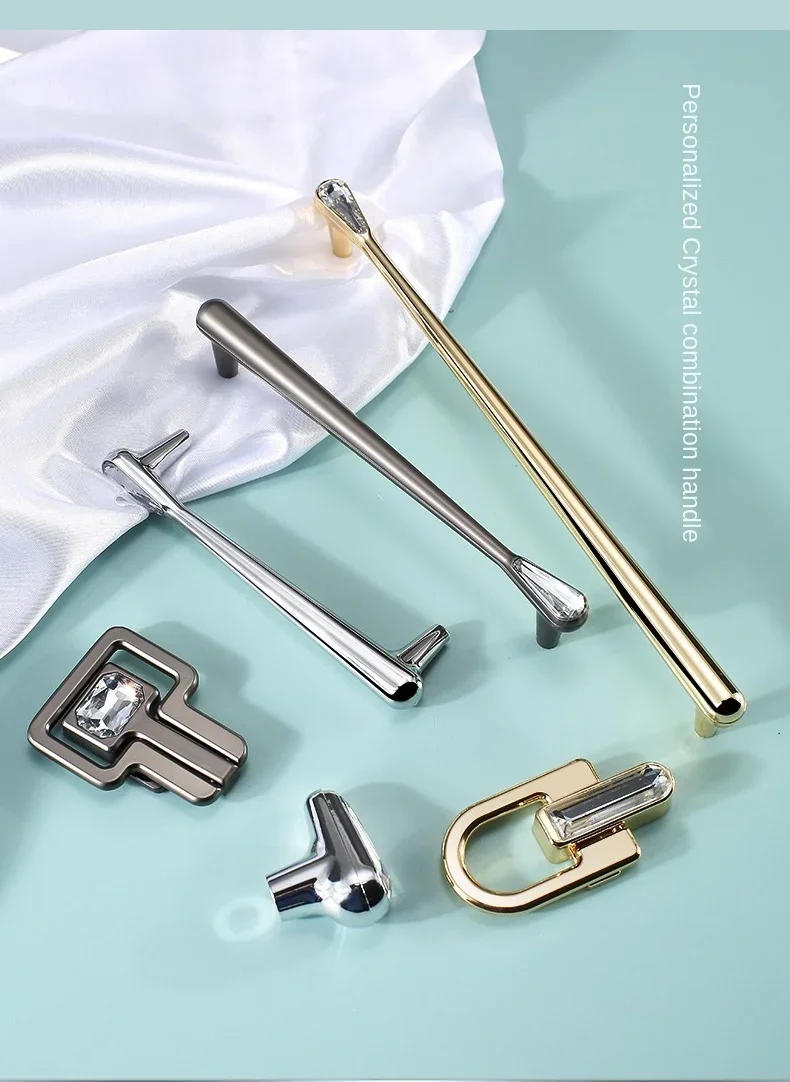 Description Picture 2 of itemEuropean Gold Black Luxury Crystal Cabinet Handles Zinc Alloy Drawer Knobs Cupboard Wardrobe Door Pulls Furniture Hardware