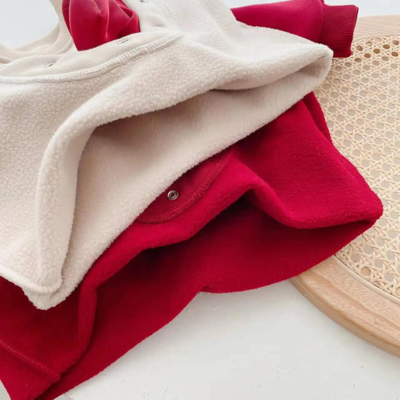 Description Picture 3 of itemKorean Baby Clothing Newborn Fleece Jumpsuit Autumn and Winter Baby Warm Clothes Girls Bow Sweet Cute Long Rompers