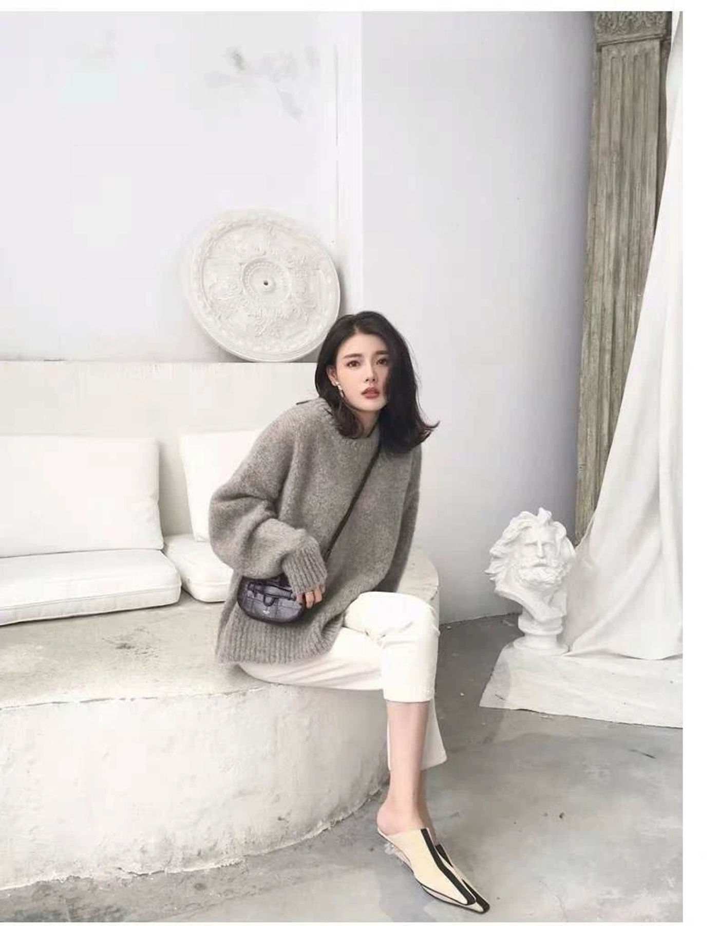 Description Picture 5 of itemHigh-end heavy cashmere sweater women round neck 2022 fall/winter straight tube lazy wind large size thick pullover loose sweate