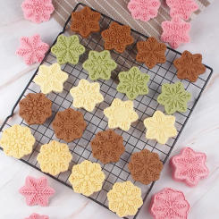 Christmas Press-On Cookie Cutter Set - 9pcs Cookie Snowflake Cutters Bakeware Cookie Tools Halloween Accessories